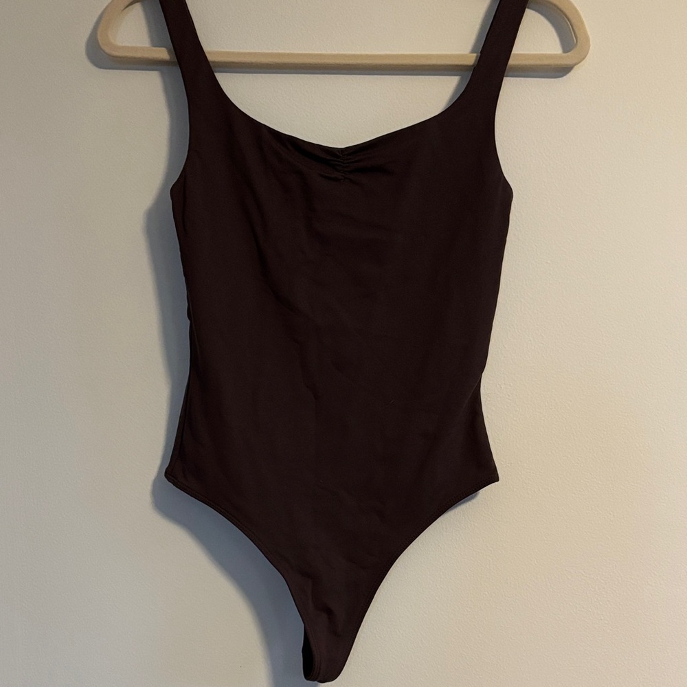 Aritzia Babaton brown bodysuit